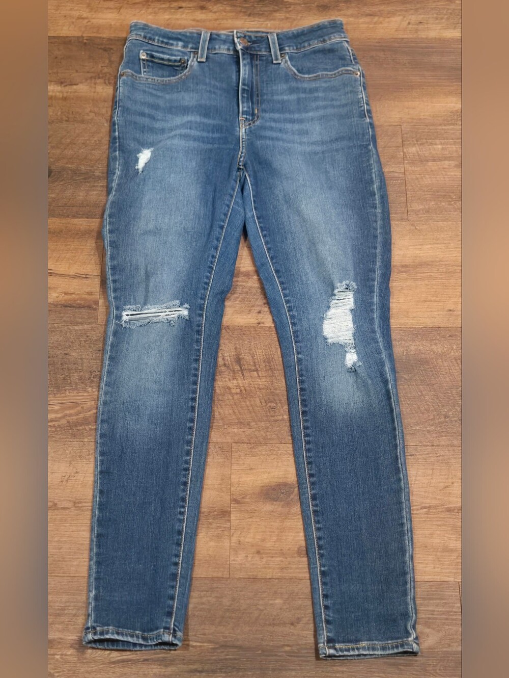 Levi's Women Blue High Rise Ripped Skinny Jeans